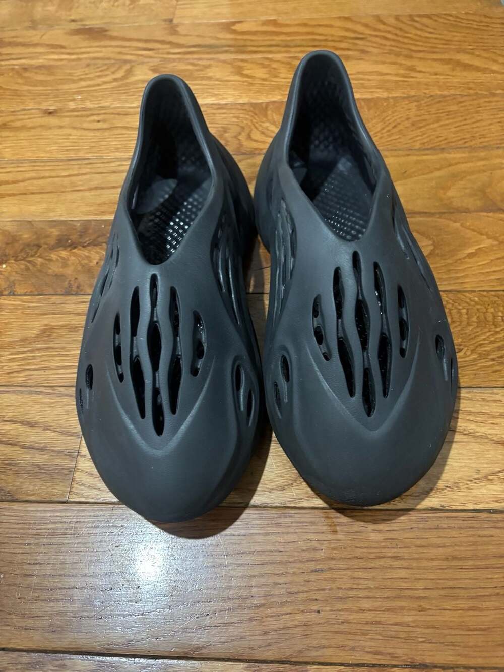 Adidas Yeezy Foam Runner Slip on Size 11 Onyx
